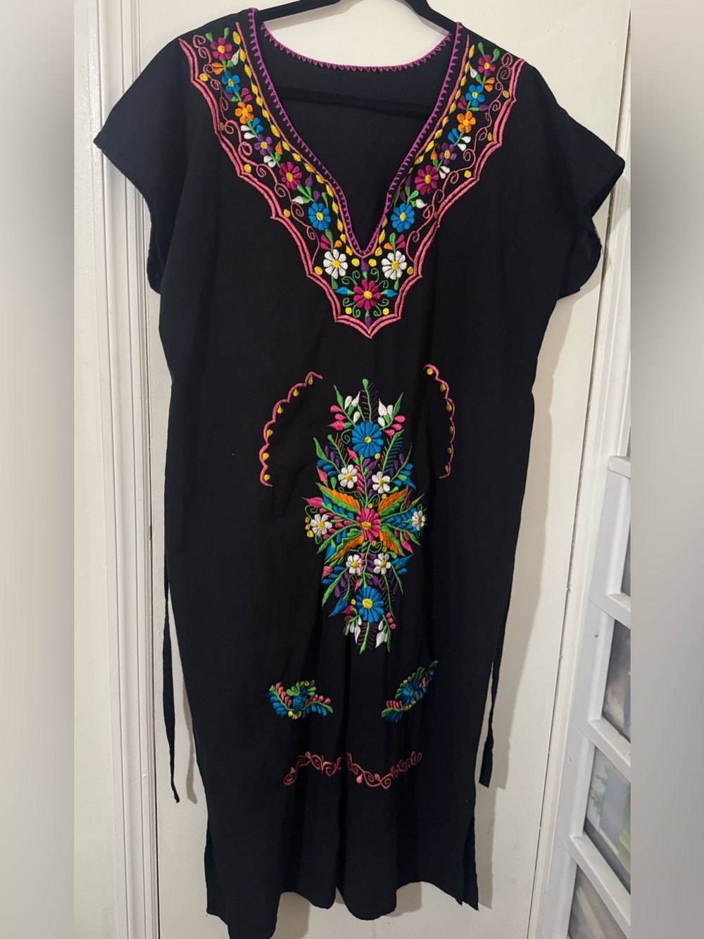 NWOT- Artisanal Black Embroidered Mexican Kaftan with Multicolor Floral Design.